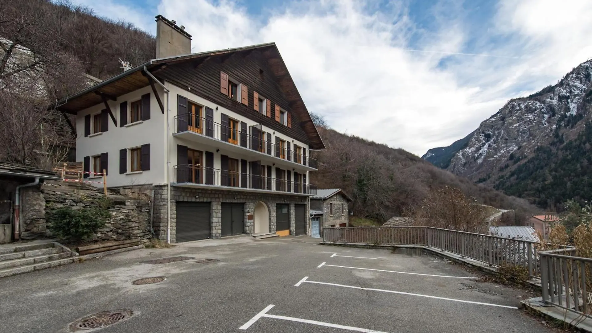 4-6 People In Orelle Quick Access To Val Thorens